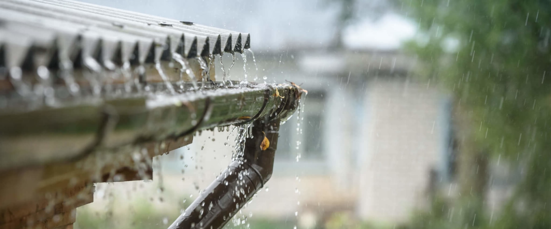 Can gutter guards handle heavy rain?
