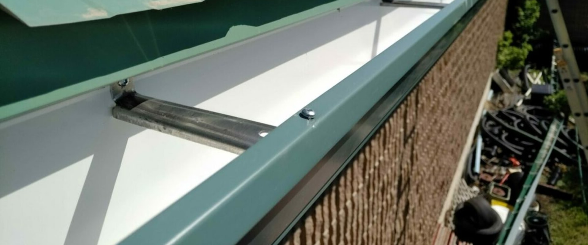 How to Properly Install Rain Gutters