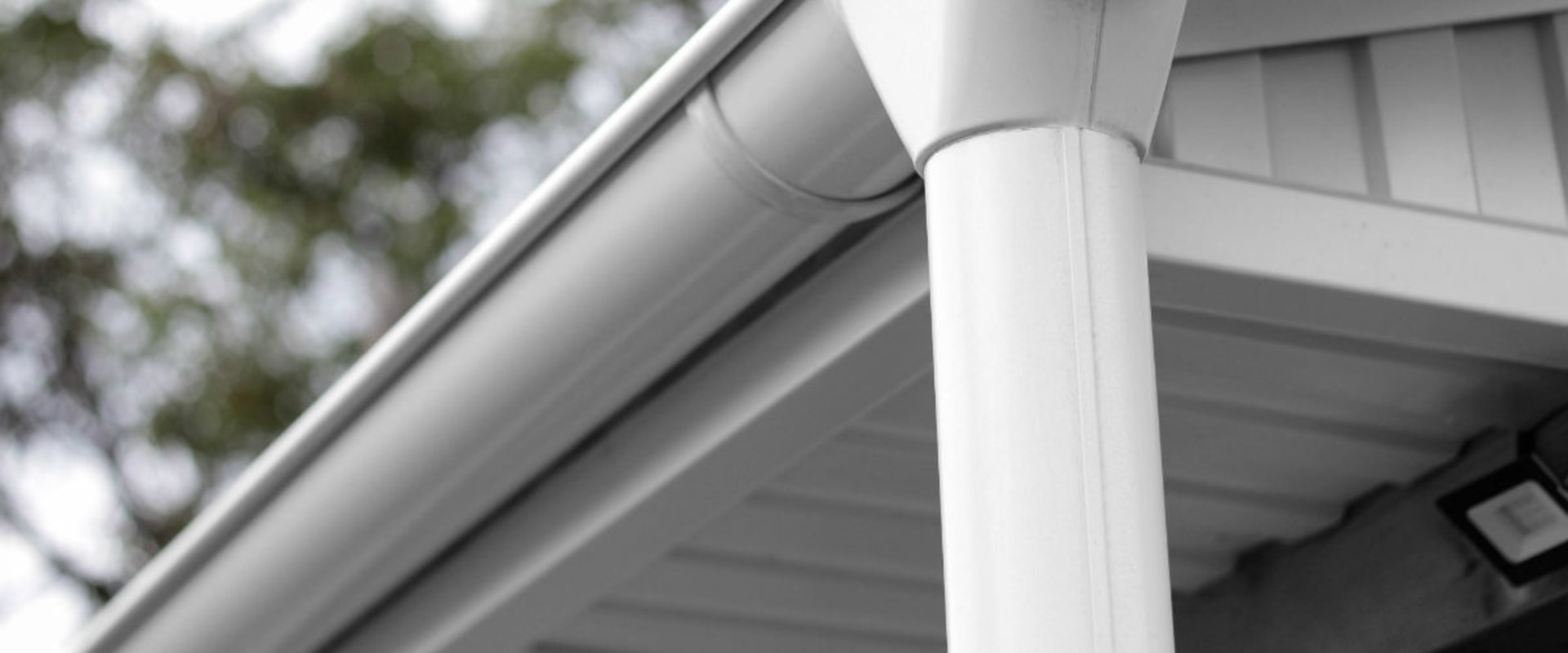 Aluminum or Vinyl Gutters: Which is the Best Choice?